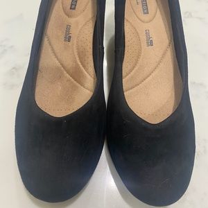 Clarks black suede Flores Tulip 8.5 wide wedge